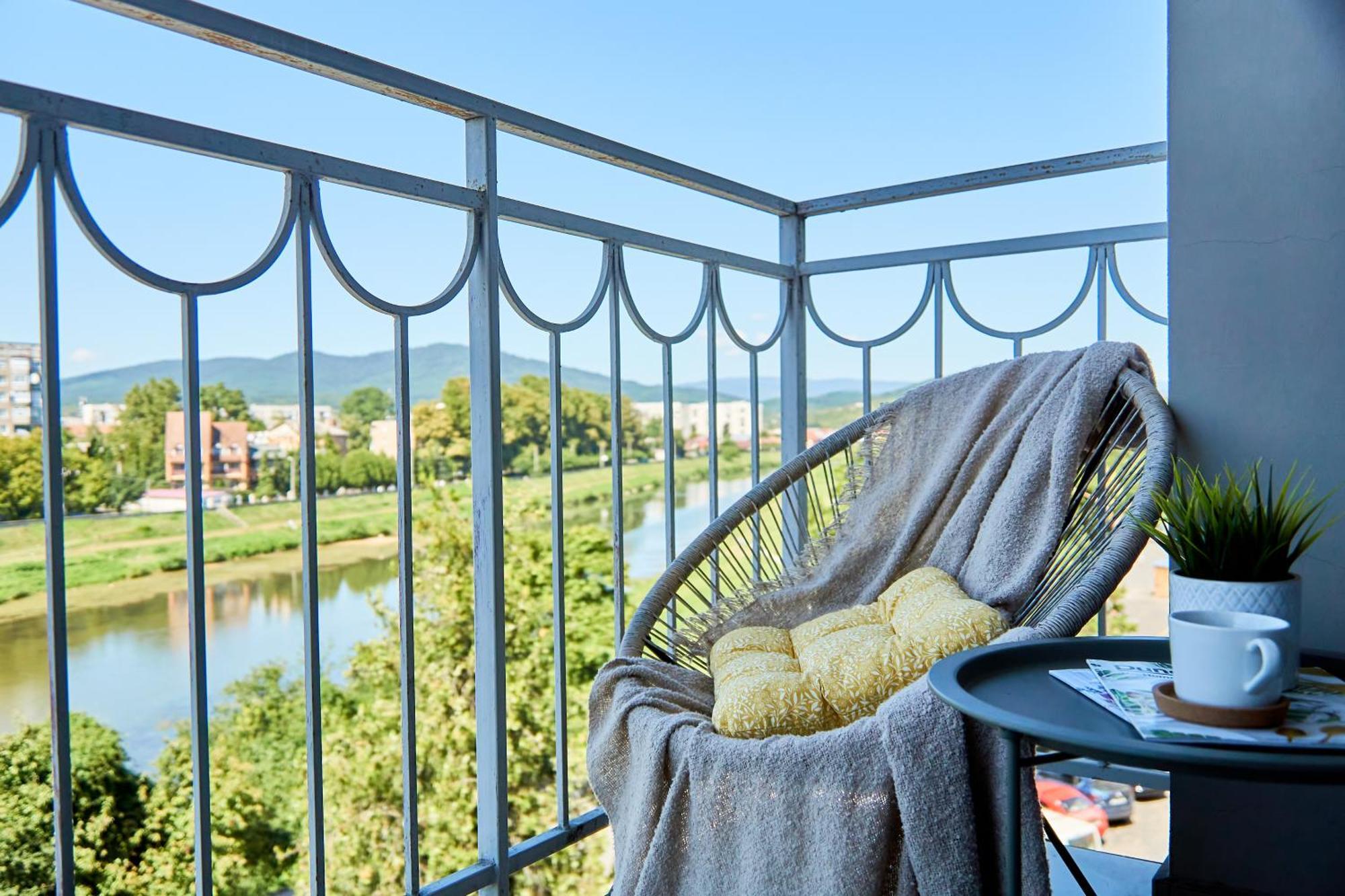Wonderful Panoramic View Apartment Munkács Kültér fotó