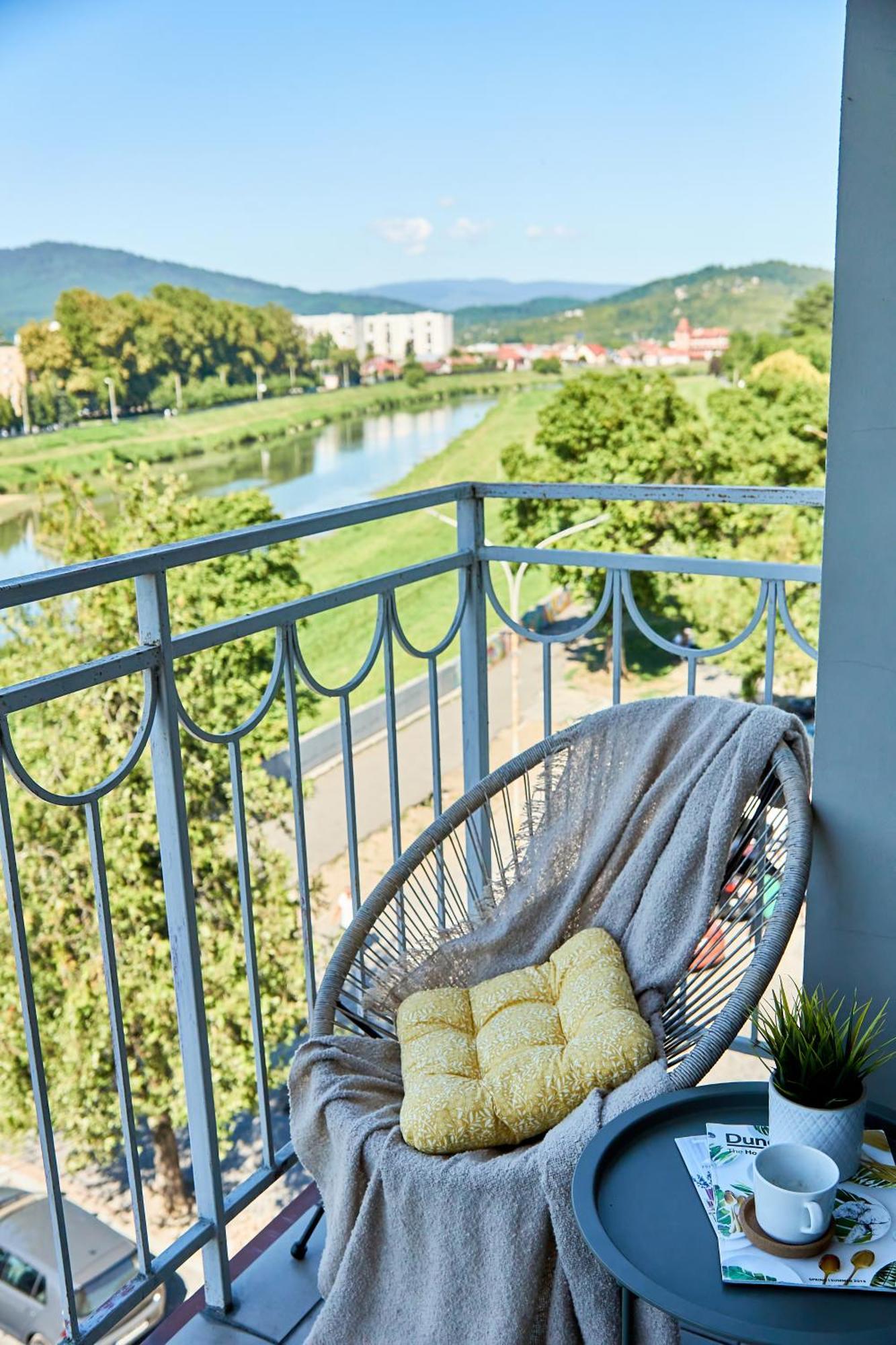 Wonderful Panoramic View Apartment Munkács Kültér fotó
